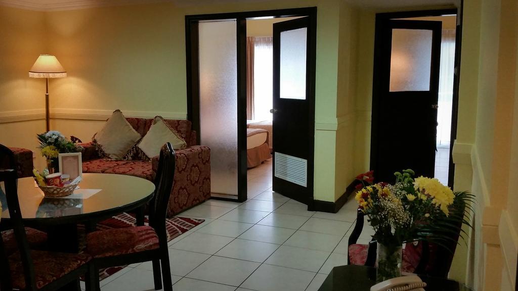 Aparthotel Deebaj Al Khabisi Plaza Dubai Esterno foto