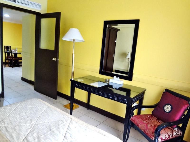 Aparthotel Deebaj Al Khabisi Plaza Dubai Esterno foto
