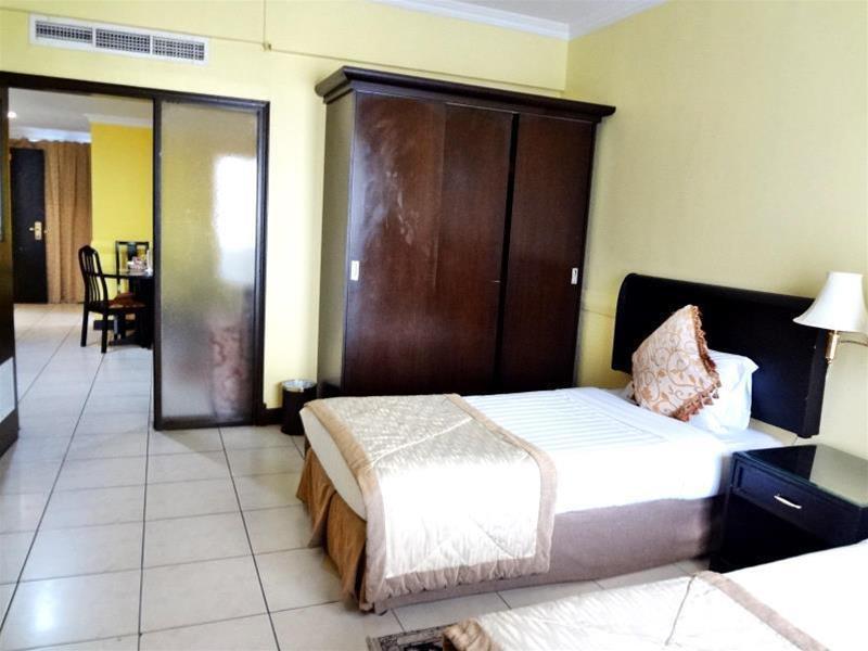 Aparthotel Deebaj Al Khabisi Plaza Dubai Esterno foto